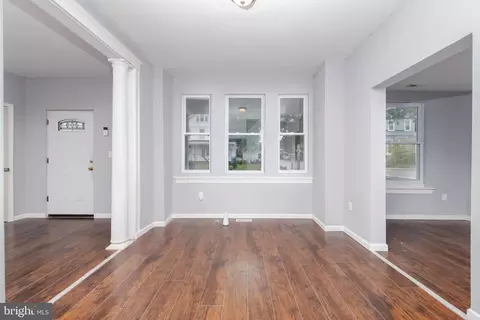 Entry Way - 900 E 41st St, Baltimore, MD 21218 photo 3 of 13