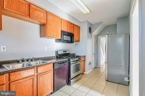 761 E 36th St, Baltimore, MD 21218 photo 8