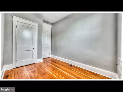 Bedroom - 401 E Cold Spring Ln, Baltimore, MD 21212 photo 3 of 3