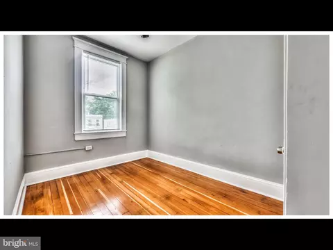 Bedroom - 401 E Cold Spring Ln, Baltimore, MD 21212 photo 2 of 3
