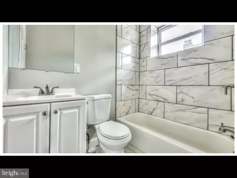 Bath - 401 E Cold Spring Ln, Baltimore, MD 21212 photo 1 of 1