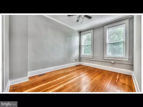 Bedroom - 401 E Cold Spring Ln, Baltimore, MD 21212 photo 1 of 3