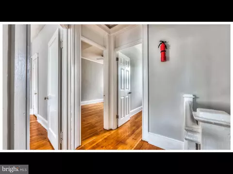 Entry Way - 401 E Cold Spring Ln, Baltimore, MD 21212 photo 8 of 9
