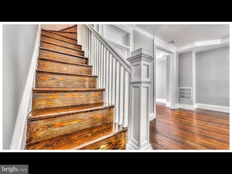 Entry Way - 401 E Cold Spring Ln, Baltimore, MD 21212 photo 7 of 9