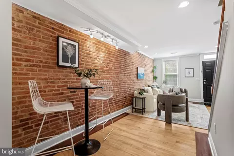 Entry Way - 122 E Barney St, Baltimore, MD 21230 photo 1 of 6