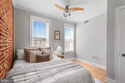 Bedroom - 122 E Barney St, Baltimore, MD 21230 photo 4 of 6