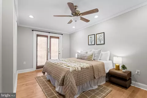 Bedroom - 122 E Barney St, Baltimore, MD 21230 photo 1 of 6