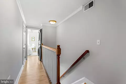 Entry Way - 122 E Barney St, Baltimore, MD 21230 photo 5 of 6