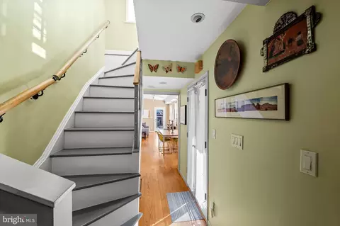 Entry Way - 1637 E Baltimore St, Baltimore, MD 21231 photo 3 of 7