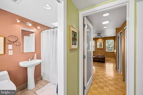 Entry Way - 1637 E Baltimore St, Baltimore, MD 21231 photo 6 of 7