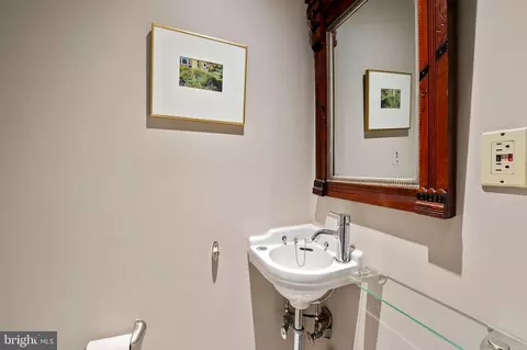 Bath - 1637 E Baltimore St, Baltimore, MD 21231 photo 1 of 2