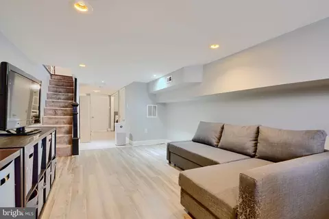 313 S Robinson St, Baltimore, MD 21224 photo 25