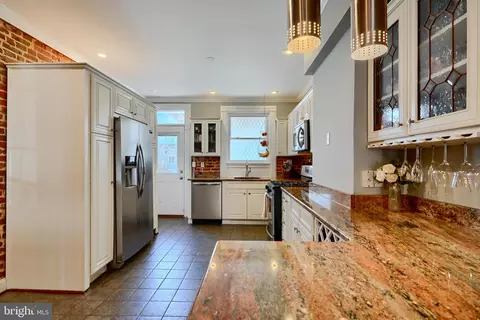 313 S Robinson St, Baltimore, MD 21224 photo 9