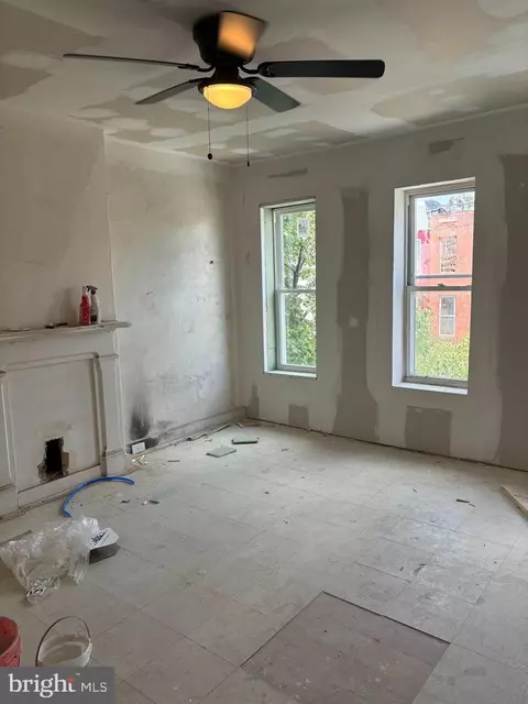Living - 1017 E Preston St, Baltimore, MD 21202 photo 2 of 2
