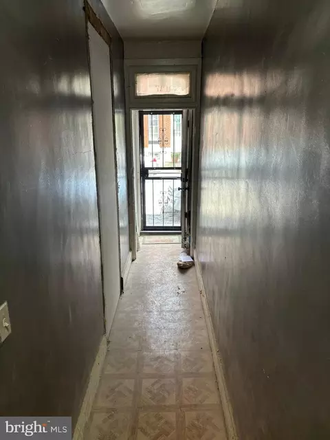 Entry Way - 1017 E Preston St, Baltimore, MD 21202 photo 1 of 7