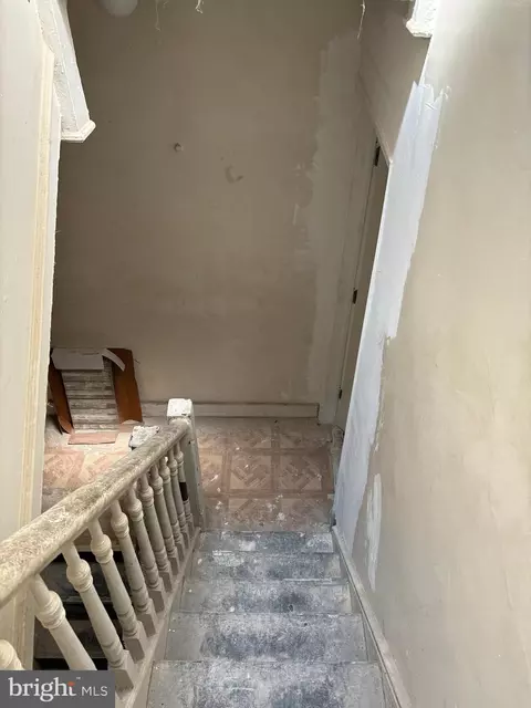 Entry Way - 1017 E Preston St, Baltimore, MD 21202 photo 5 of 7