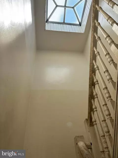 Entry Way - 1017 E Preston St, Baltimore, MD 21202 photo 4 of 7
