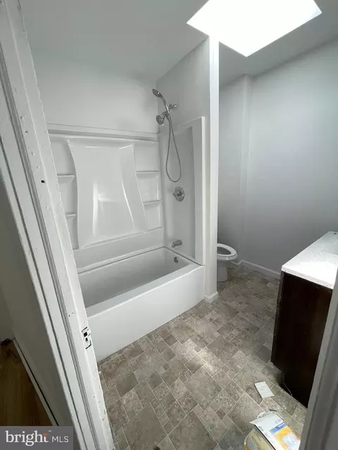 Bath - 3123 Sumter Ave, Baltimore, MD 21215 photo 1 of 3