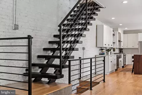 Entry Way - 544 E Clement St, Baltimore, MD 21230 photo 5 of 11