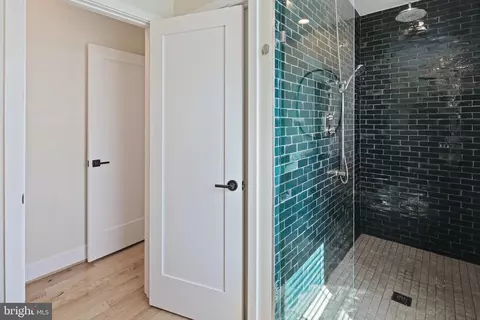 Entry Way - 544 E Clement St, Baltimore, MD 21230 photo 9 of 11