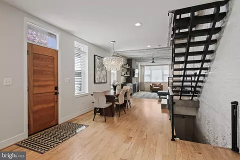 Entry Way - 544 E Clement St, Baltimore, MD 21230 photo 2 of 11