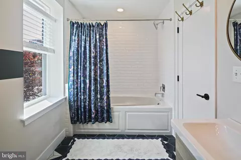 Bath - 544 E Clement St, Baltimore, MD 21230 photo 3 of 6