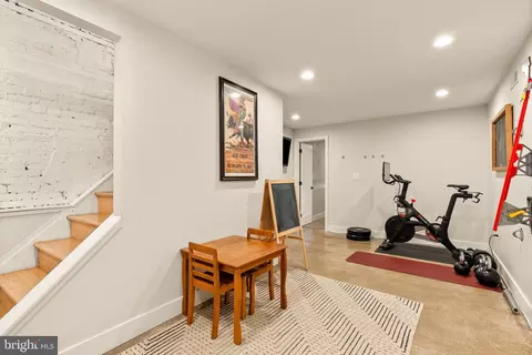 Entry Way - 544 E Clement St, Baltimore, MD 21230 photo 11 of 11