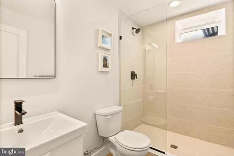 Bath - 544 E Clement St, Baltimore, MD 21230 photo 6 of 6