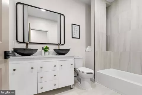 Bath - 715 E 20th St, Baltimore, MD 21218 photo 3 of 4