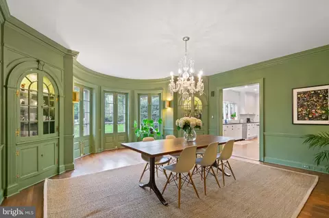 Dining - 211 Lambeth Rd, Baltimore, MD 21218 photo 2 of 4