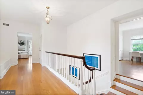 Entry Way - 211 Lambeth Rd, Baltimore, MD 21218 photo 4 of 4