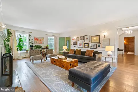 Living - 211 Lambeth Rd, Baltimore, MD 21218 photo 3 of 4