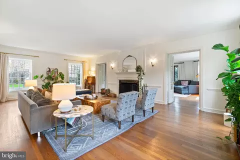 Living - 211 Lambeth Rd, Baltimore, MD 21218 photo 1 of 4
