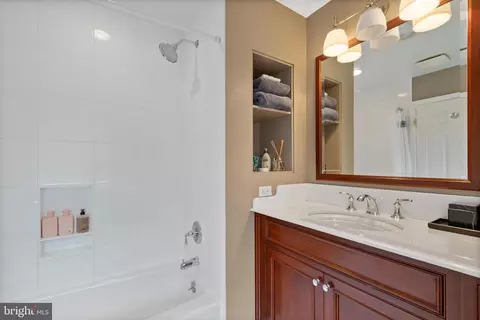 Bath - 211 Lambeth Rd, Baltimore, MD 21218 photo 1 of 7