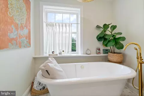 Bath - 211 Lambeth Rd, Baltimore, MD 21218 photo 7 of 7