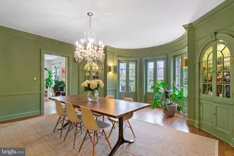 Dining - 211 Lambeth Rd, Baltimore, MD 21218 photo 1 of 4