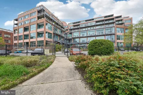 2901 Boston St #604, Baltimore, MD 21224