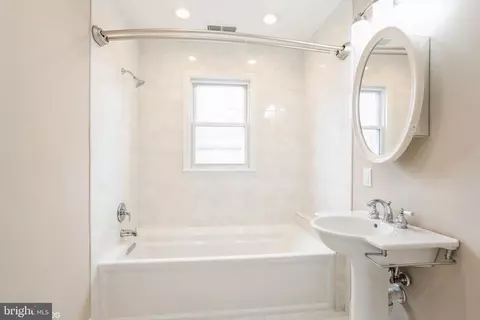 Bath - 3500 Sequoia Ave, Baltimore, MD 21215 photo 2 of 2