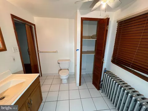 Bath - 432 E Fort Ave, Baltimore, MD 21230 photo 4 of 5
