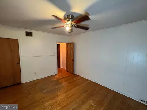 Bedroom - 432 E Fort Ave, Baltimore, MD 21230 photo 1 of 2
