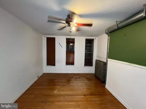 Living - 432 E Fort Ave, Baltimore, MD 21230 photo 5 of 7