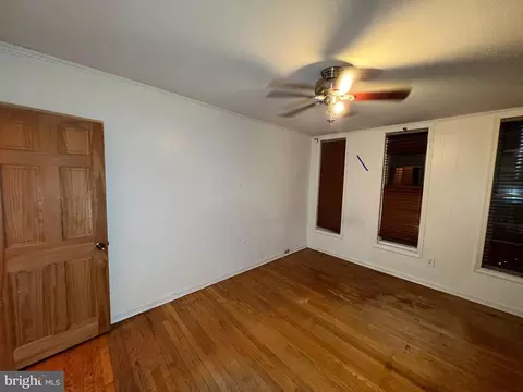 Bedroom - 432 E Fort Ave, Baltimore, MD 21230 photo 2 of 2