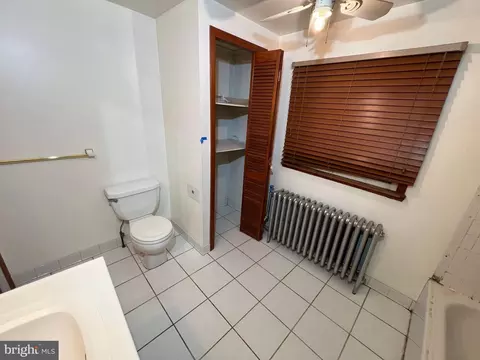 Bath - 432 E Fort Ave, Baltimore, MD 21230 photo 3 of 5