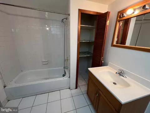 Bath - 432 E Fort Ave, Baltimore, MD 21230 photo 1 of 5