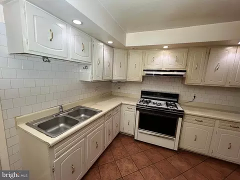 Kitchen - 432 E Fort Ave, Baltimore, MD 21230 photo 5 of 5