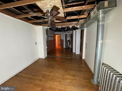 Entry Way - 432 E Fort Ave, Baltimore, MD 21230 photo 4 of 4