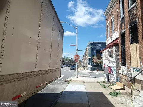 1104 E 20th St, Baltimore, MD 21218 photo 2