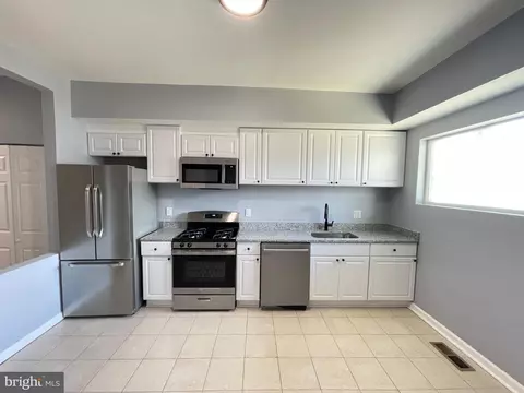2221 E Biddle St, Baltimore, MD 21213 photo 2