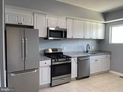 2221 E Biddle St, Baltimore, MD 21213 photo 3