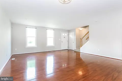 705 George St, Baltimore, MD 21201 photo 2